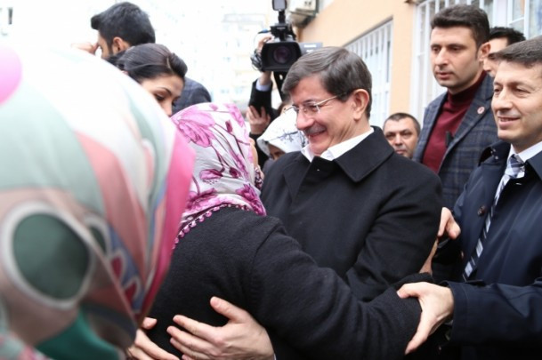 Başbakan Davutoğlu'na Hatay'da sevgi seli - Resim: 4