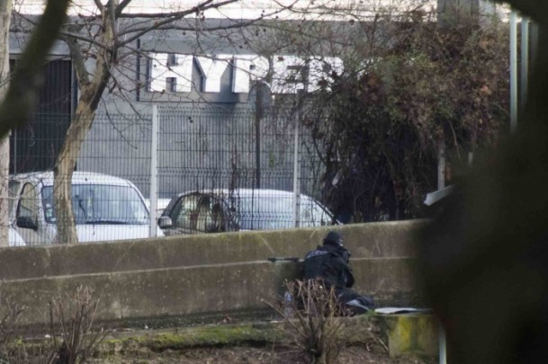 Paris saldırganları öldürüldü - Resim: 2