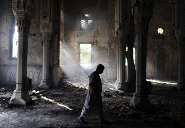 Camiyi yaktılar geriye bu görüntüler kaldı - Resim: 2