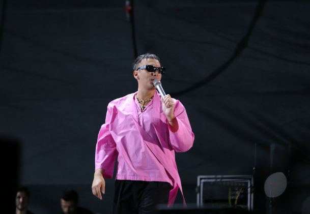 Edis, sahne öncesinde fenalaştı, ateşi 39'u buldu! Sahneye serumla çıktı - Resim: 4