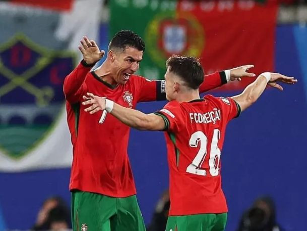 UEFA acımadı, cezayı kesti! İşte EURO 2024'te taraftarlar yüzünden ceza yiyen takımlar - Resim: 13