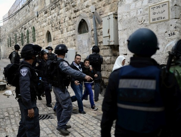 İsrail askerleri Mescid-i Aksa'yı bastı - Resim: 3