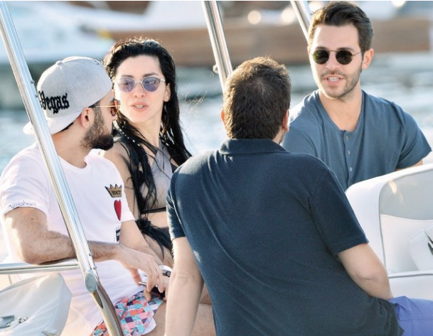 Aşk bombası Bodrum'da patlamıştı! Birbirlerinin yüzüne bakmadılar - Resim: 3