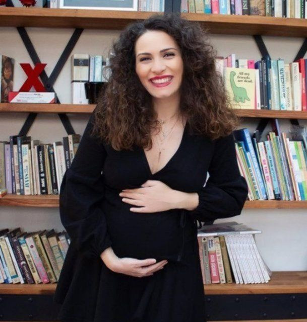 Kemal Sunal'ın kızı Ezo Sunal doğum yaptı Gül Sunal duygulandırdı - Resim: 4