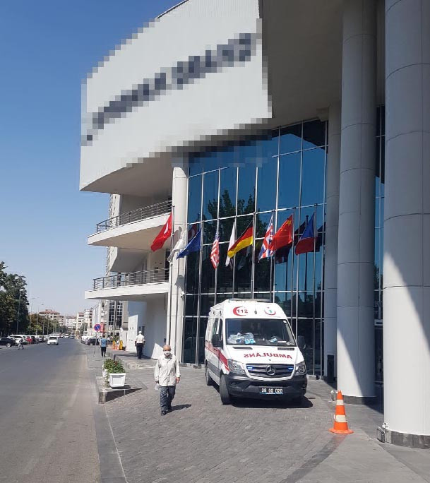 Kayseri'de 22 yaşında otel odasında asılı bulundu - Resim: 0