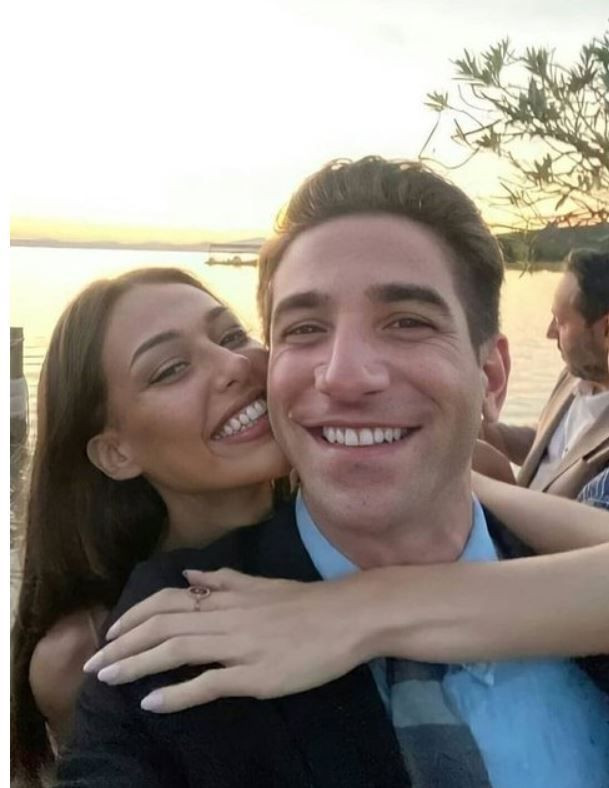 Dilan Çiçek Deniz İzlandalı sevgilisi Thor Saevarsson'ı öpmelere doyamadı! - Resim: 1