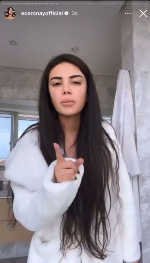 Ece Ronay'ın güzellik merkezi kurşunlandı! Bir gün önce eski eşinin arabaları için suçladığı galeri kurşunlanmıştı - Resim: 1