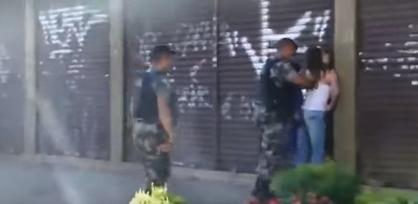 Polis gözaltına aldığı kıza önce taciz etti sonra da... - Resim: 4