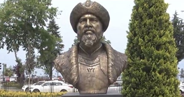 Ordu'da 2 büst daha meydandan kaldırıldı! Diriliş Ertuğrul büstüyle olay olmuştu - Resim: 4