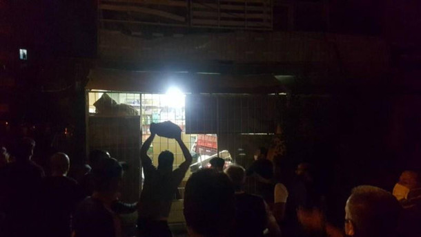 Ankara'da Suriyelilerin dükkanlarına saldırdılar! Halk sokağa döküldü - Resim: 0