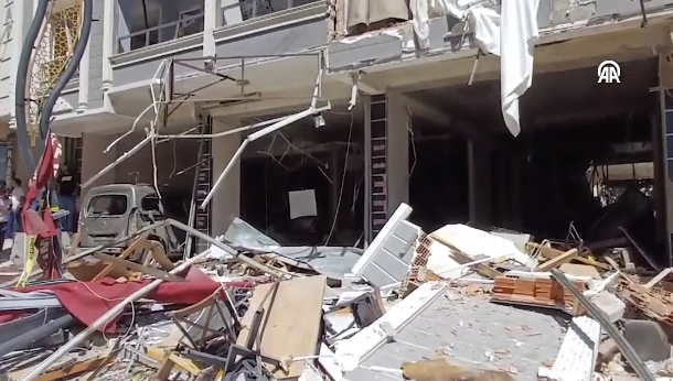 İzmir'de doğal gaz patlaması meydana geldi! Ölü ve yaralılar var - Resim: 0