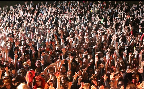 İngiltere'yi zombiler bastı - Resim: 1