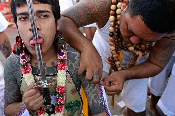 Günahlarından böyle arınıyorlar - Resim: 3