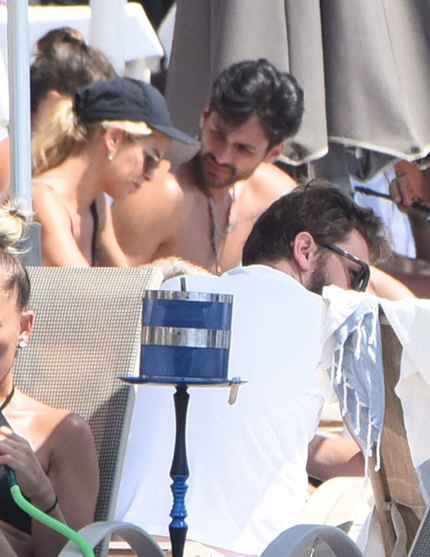 Eliz Sakuçoğlu yüzdü sevgilisi Ekin Mert Daymaz saklandı - Resim: 4