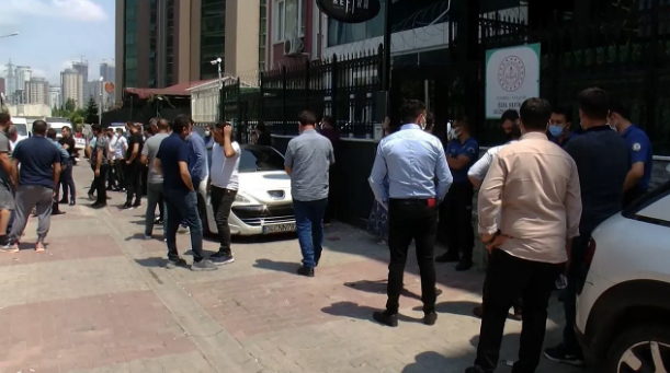 Gasp dehşeti yaşanmıştı SAS Holding önünde eylem yaptılar 'varımı yoğumu yatırdım' - Resim: 3