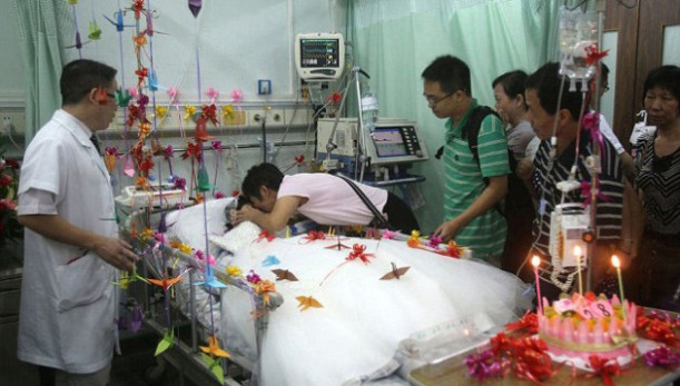 Önce gelinlik giydirdiler sonra fişini çektiler - Resim: 3