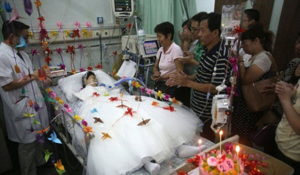 Önce gelinlik giydirdiler sonra fişini çektiler - Resim: 1