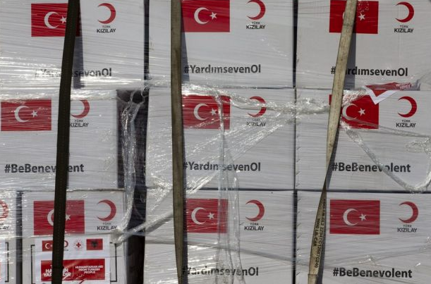 Türkiye'den Arnavutluk ve Kuzey Makedonya'ya tıbbi yardım gönderildi - Resim: 1