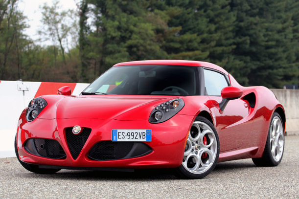 Alfa Romeo 4C Türkiye'ye geliyor - Resim: 3