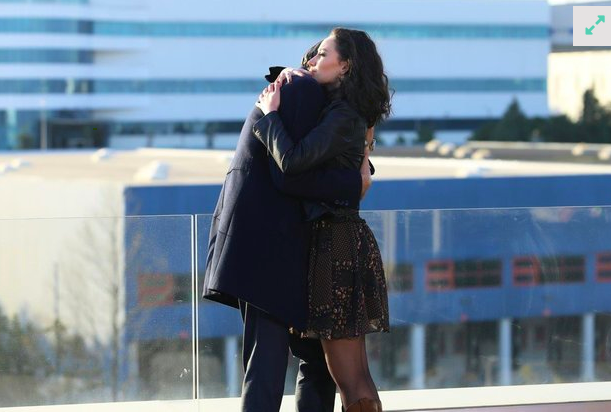 Gel Dese Aşk dizisindeki bornozlu yarı çıplak otel sahnesi pes dedirtti! - Resim: 2