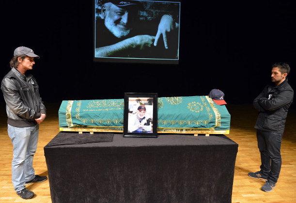 Savaş Ay son yolculuğuna şapkasıyla uğurlandı - Resim: 2