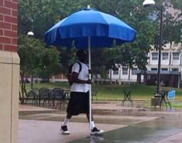 Böyle rezalet görülmedi öyle bir poz verdi ki... - Resim: 2