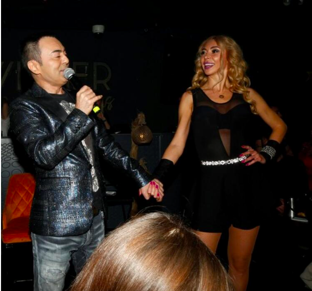 Pantolonunun önü sırılsıklam! Sertaç Ortaç ateşle oynuyor tekerlekli sandalyeyle götürüldü - Resim: 4