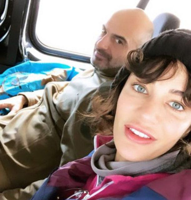 Burcu Esmersoy Berrak Tüzünataç sorularını duymamazlıktan geldi! - Resim: 4