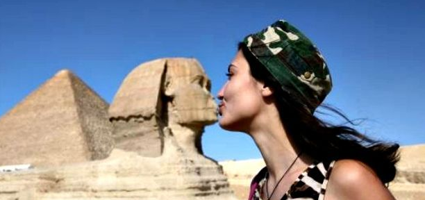 Turistlerin birbirinden saçma pozları - Resim: 1