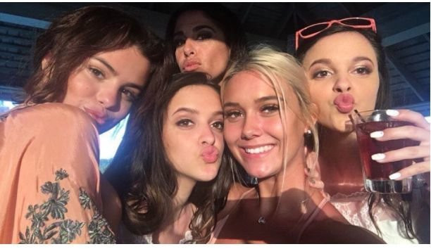 Selena Gomezle Justin Bieber sarmaş dolaş görüntülendiler - Resim: 3