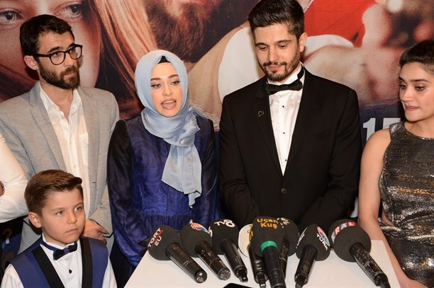 Ünlü oyuncu tesettüre girdi - Resim: 2