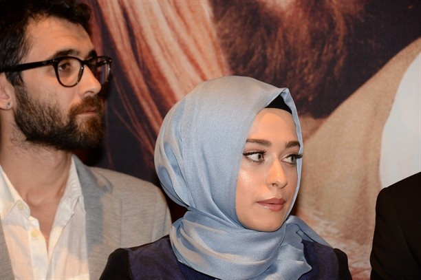 Ünlü oyuncu tesettüre girdi - Resim: 4