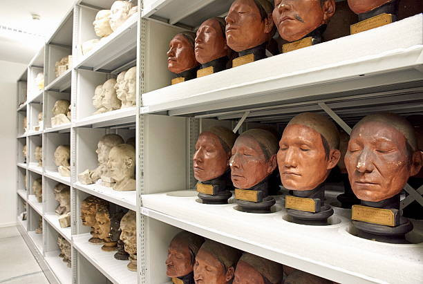 Cezayir'de soykırım yapıp kafataslarıyla Paris'te müze açmışlar! - Resim: 1