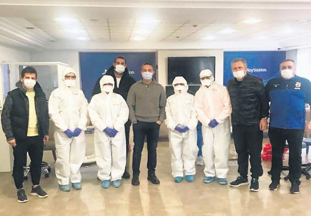 Fenerbahçe'de Koronavirüs testi pozitif çıkan futbolcu belli oldu - Resim: 1