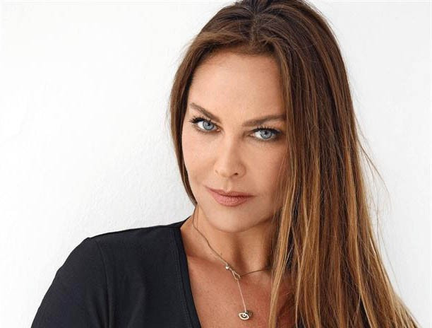 Hülya Avşar mayolu fotoğrafını  paylaştı - Resim: 1