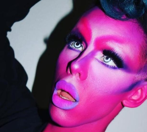 Cinsiyetsiz olmak için 110 ameliyat geçirdi - Resim: 4