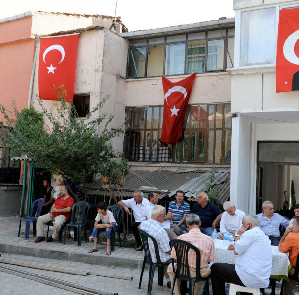 İzmir şehidini gözyaşlarıyla uğurladı! - Resim: 3