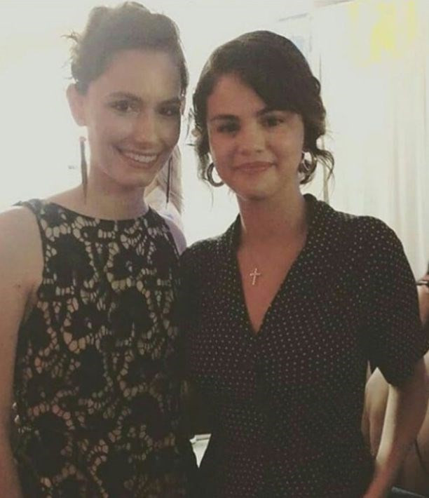 Selena Gomez'den kanser hastası çocuklara anlamlı ziyaret - Resim: 3