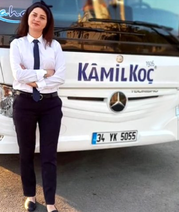 Türkiye'de ilk oldu! 140 platinli şoför Buket'in hayatı inanılmaz 'Çirkin kaptan' anısı... - Resim: 3