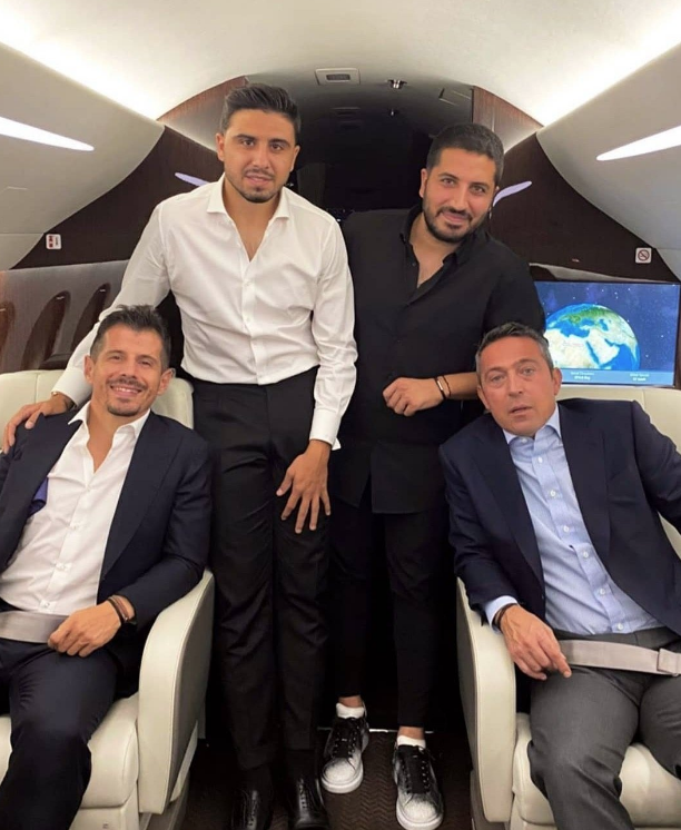 Ozan Tufan Rojin Haspolat ile nişanlandı kurdeleyi Ali Koç kesti - Resim: 0