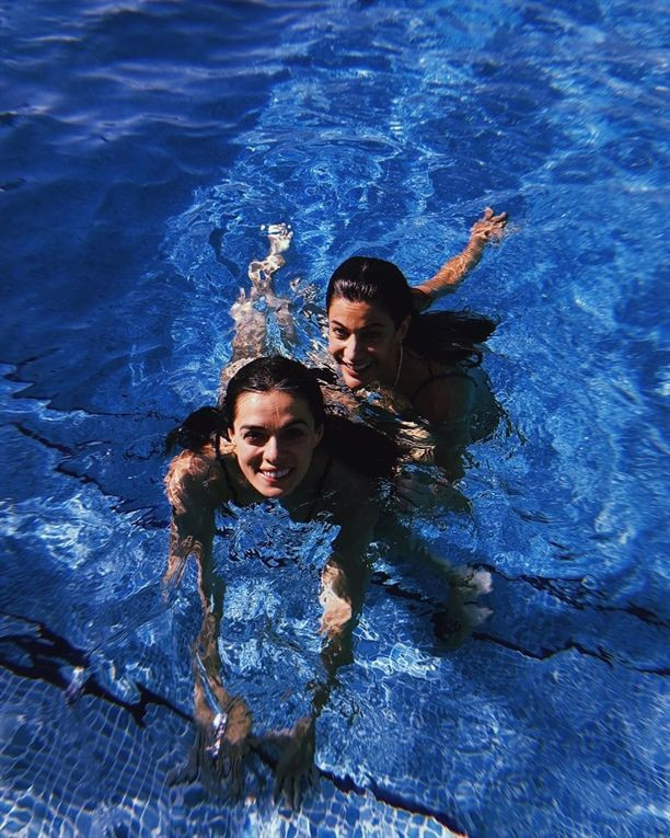 Berrak Tüzünataç ve Özge Özpirinçci aynı filmde! Havuz sahneleri olay oldu - Resim: 2