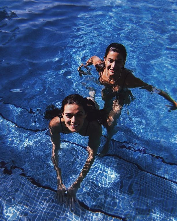 Berrak Tüzünataç ve Özge Özpirinçci aynı filmde! Havuz sahneleri olay oldu - Resim: 3