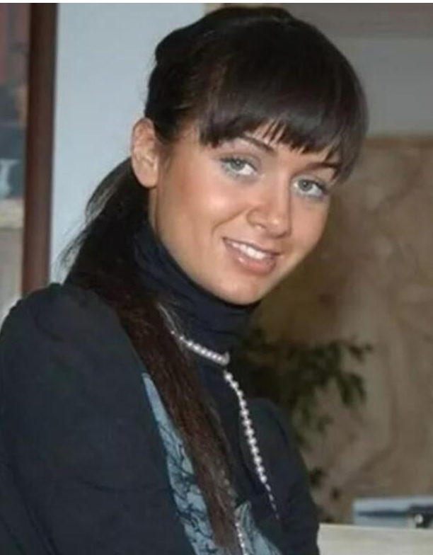 Ekranların gözdesi ünlü oyuncunun bu halini kimse bilmiyor! O da estetik güzeliymiş - Resim: 1