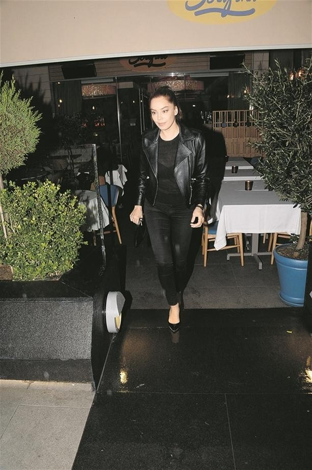 Azra Akın estetik yaptırdı mı? - Resim: 1