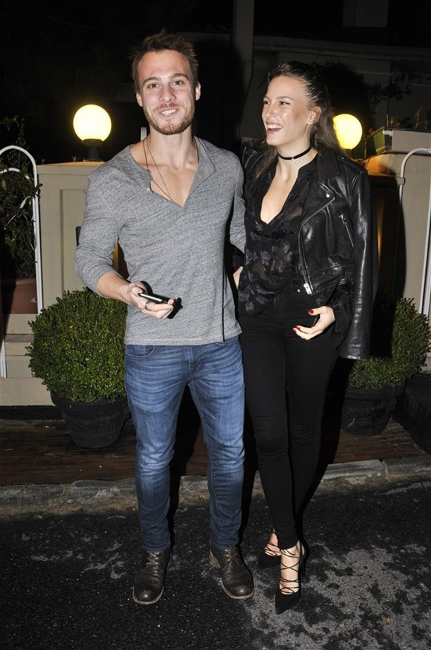 Ayrıldıkları iddia ediliyordu... El ele cevap verdiler! - Resim: 2