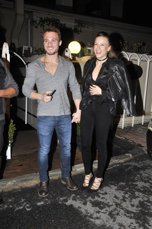 Ayrıldıkları iddia ediliyordu... El ele cevap verdiler! - Resim: 3