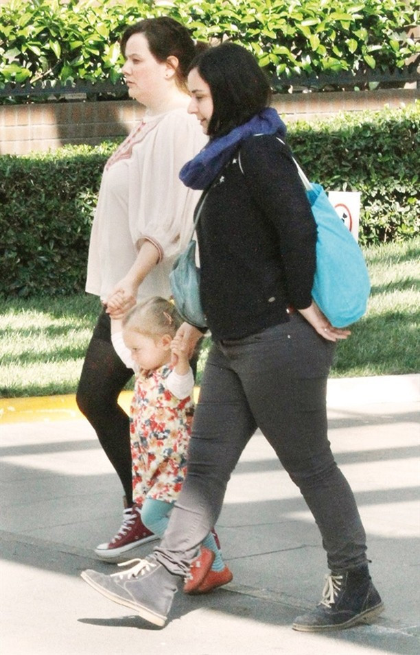 Meryem Uzerli'nin kızı Lara ilk kez görüntülendi - Resim: 4