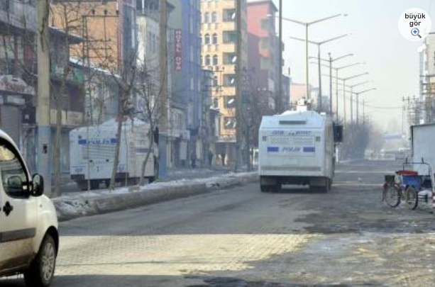 Yüksekova'daki gerginlik çatışmaya dönüştü! - Resim: 1