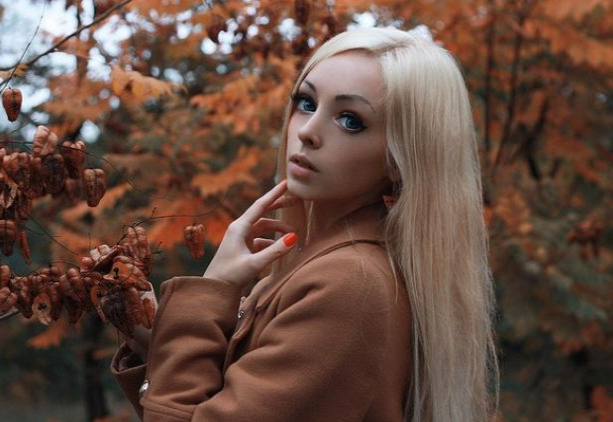 Porselen bebek olabilmek için servetini harcadı - Resim: 3