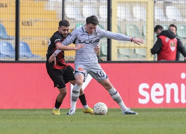 Mesut Özil, 125 gün sonra sahaya çıktı - Resim: 1